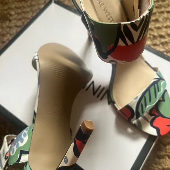 Nine West heels - Picture 4 of 5